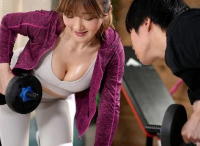 Cặp đôi nữ PT gợi cảm và chàng trai số hưởng quấn lấy nhau