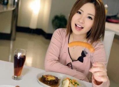 Anh ăn tối xong rồi địt em